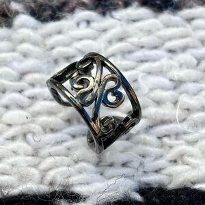 BLACK SCROLL EAR CUFF FASHION JEWELRY